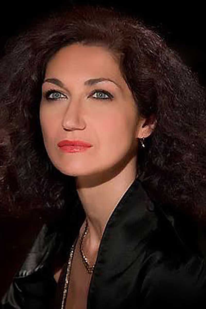 Christina Greco chanteuse au Festival International de Mandoline de Castellar