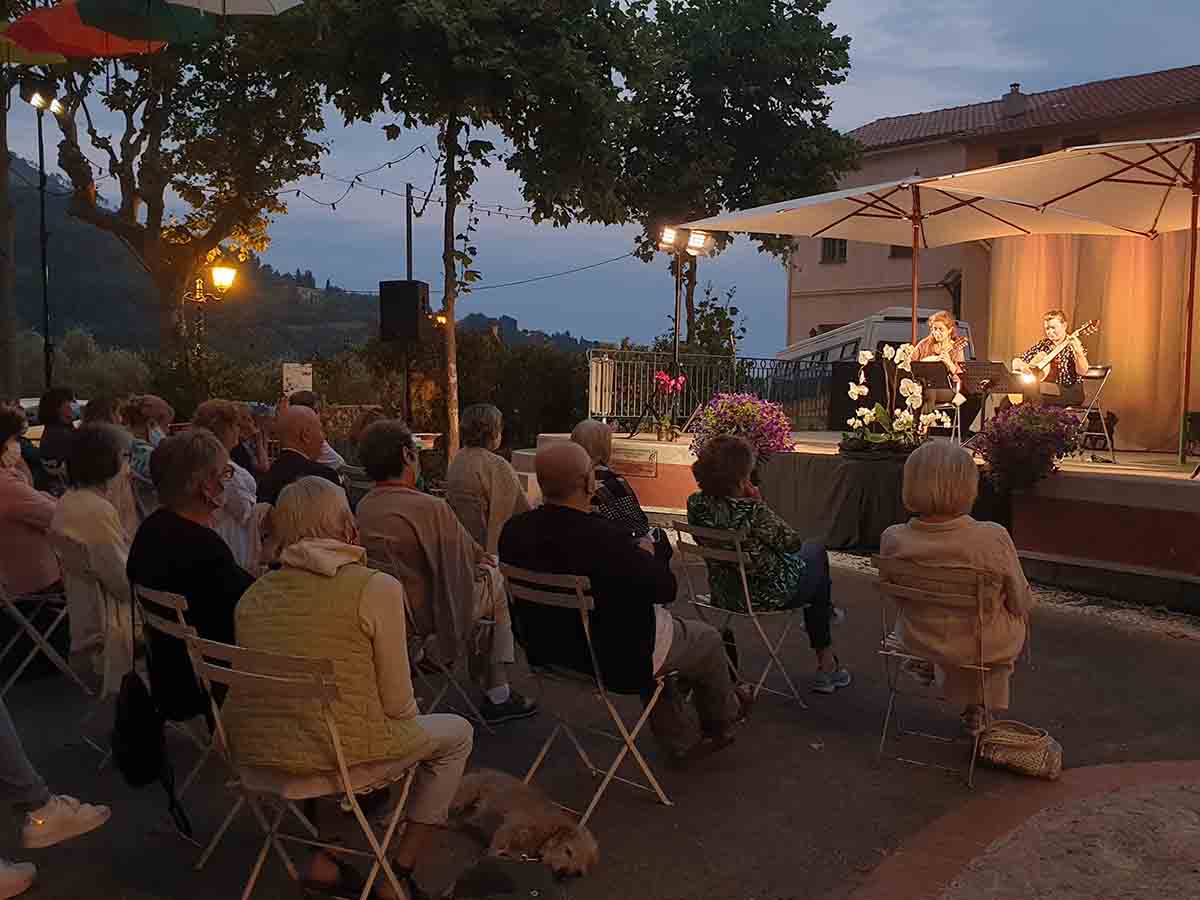 Concert mandoline guitare place de castellar 2020